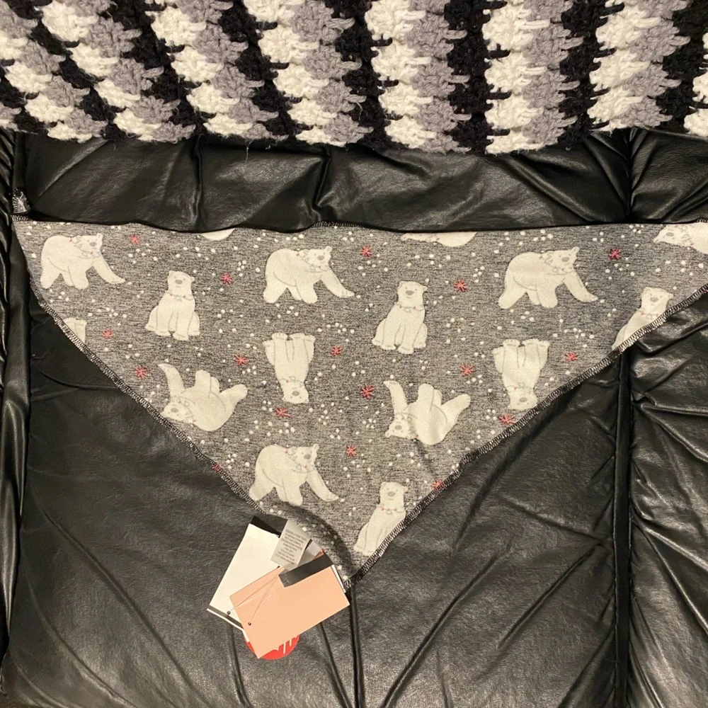 Jaclyn Intimates Xmas/Winter Polar Bear Bandana for Dogs/Pets - M/L